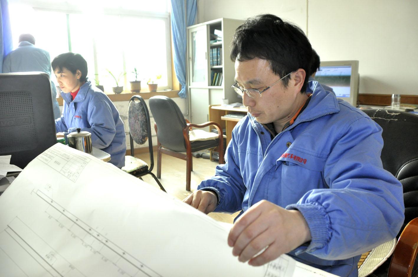 梧州職工：以勞模為榜樣，做好本職工作