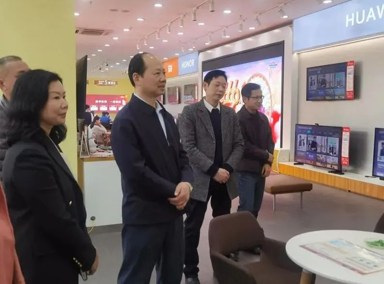 市總工會(huì)開展戶外勞動(dòng)者服務(wù)站點(diǎn)專項(xiàng)調(diào)研，全面推進(jìn)職工服務(wù)陣地建設(shè)工作