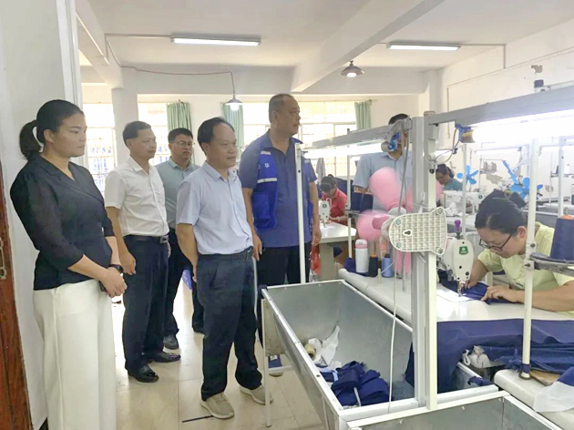 【大興調(diào)查研究】謝善高率隊(duì)到那蓬村開(kāi)展鄉(xiāng)村振興工作調(diào)研