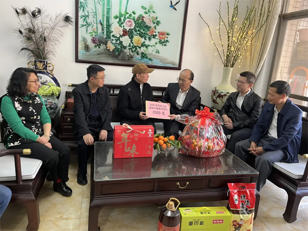 梧州市總工會(huì)新春走訪慰問(wèn)老同志 致以節(jié)日問(wèn)候和祝福
