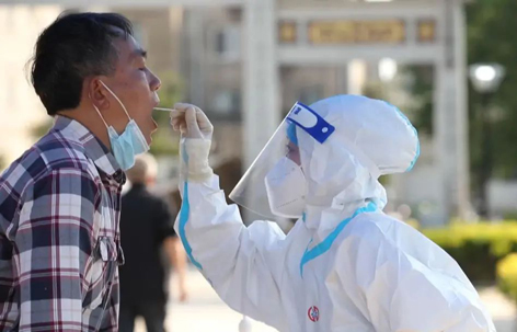 今天，看見她們