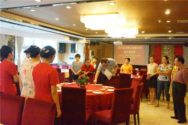 龍圩區(qū)開展農(nóng)民工技能培訓(xùn)活動(dòng)